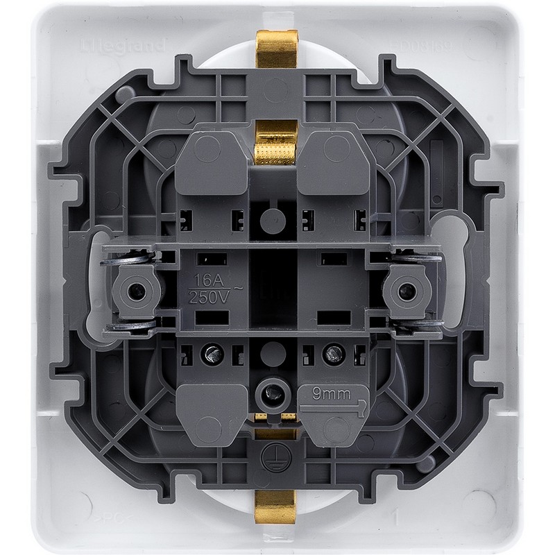 673750 Legrand Inspiria Розетка 2 x 2К+З немецкий стандарт 16А 250В белый, вид сзади
